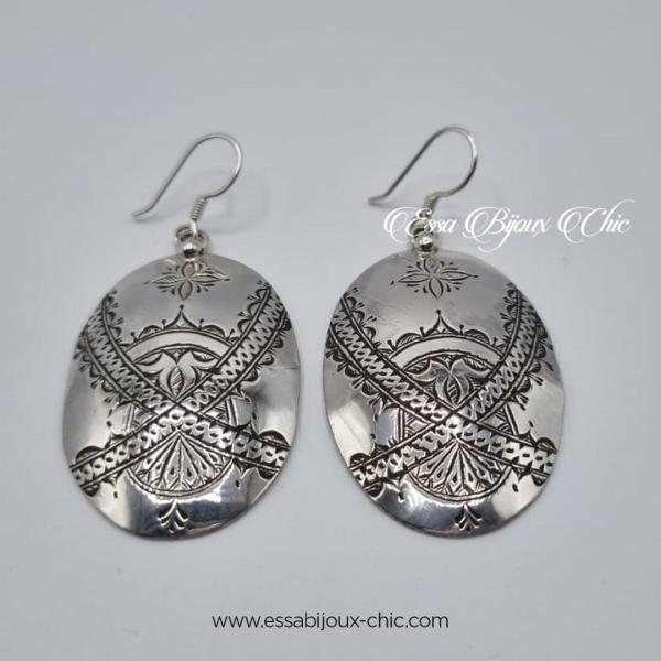Boucles d’oreille en argent, gravures motifs maghrébins.