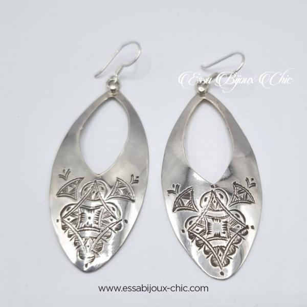 Boucles d’oreille en argent, gravures motifs maghrébins.