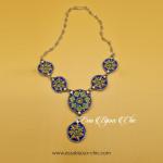 Collier ajustable en argent et émail vert, jaune et bleu Mogador monté sur chaîne en argent