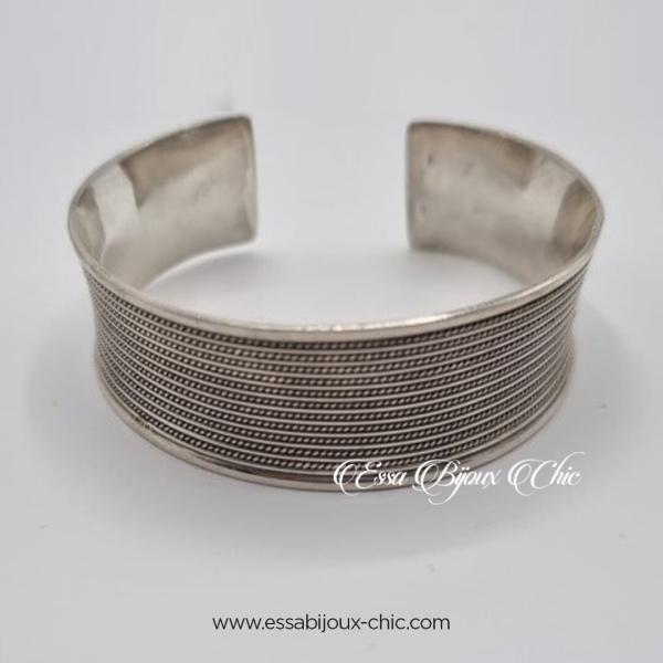 Bracelet ajustable en argent et fait à main avec des fils tressés