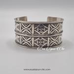 Bracelet large, en argent et ajustable avec gravure style maghrébin